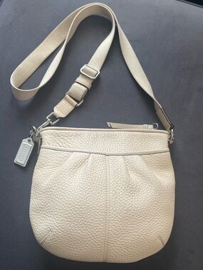 Coach Pebbled Leather Crossbody Swingpack Ivory Cream Y2K Fabric Strap EUC 9.25”